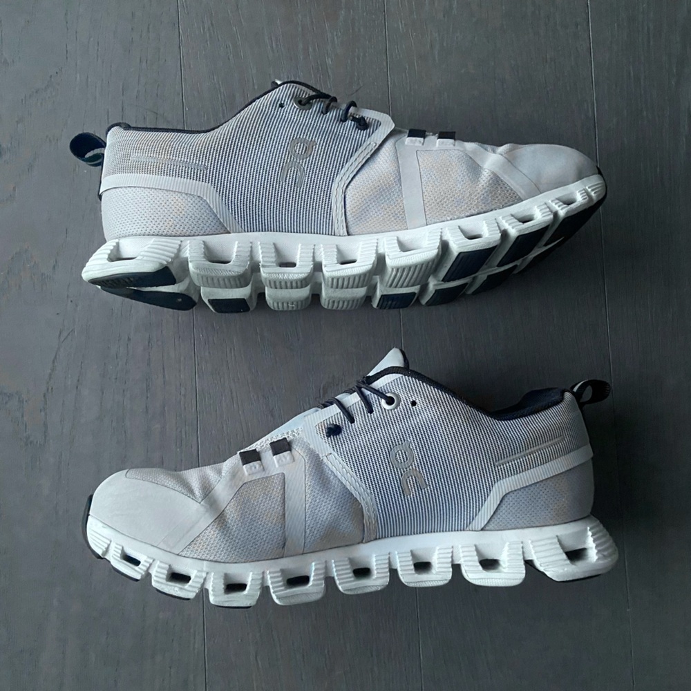 On running Cloud 5 Glacier White waterproof. US Women’s 7, EU 38.